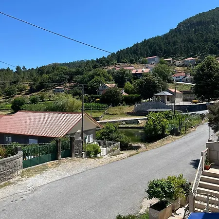 בית הארחה Familiar Do Januario