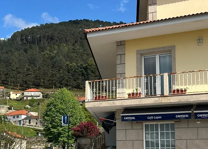 Familiar Do Januario בית הארחה 3*